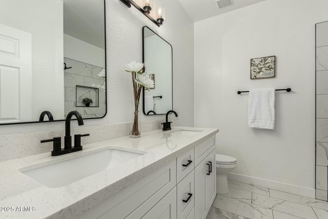 1236 E NIGHTINGALE Lane, Gilbert, AZ 85298