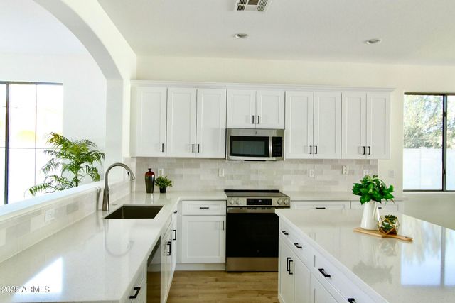 1236 E NIGHTINGALE Lane, Gilbert, AZ 85298