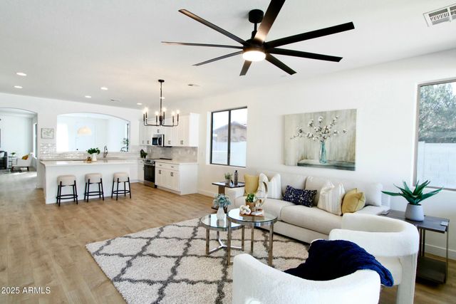 1236 E NIGHTINGALE Lane, Gilbert, AZ 85298