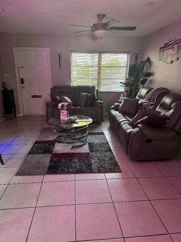 6005 NW 68th Avenue, Tamarac, FL 33321