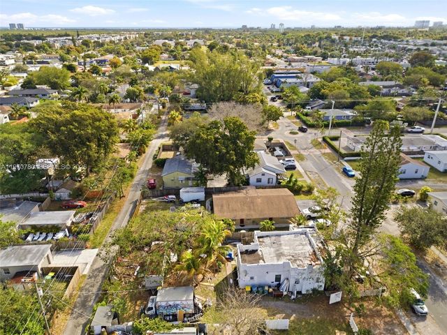 224 SW 14th St, Dania Beach, FL 33004