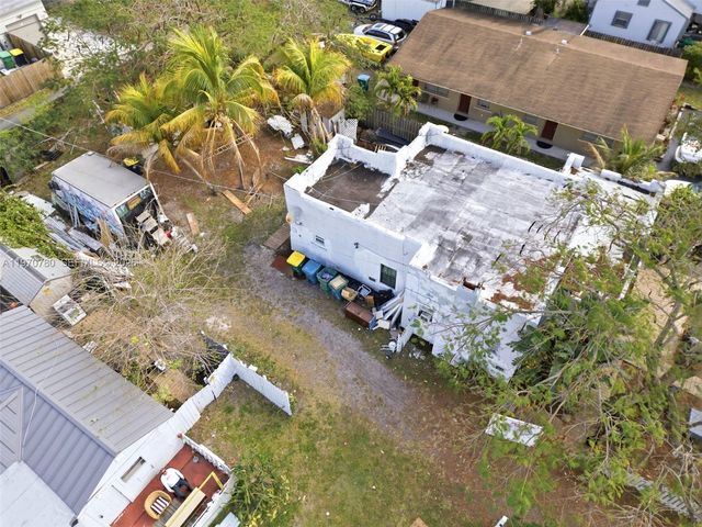 224 SW 14th St, Dania Beach, FL 33004