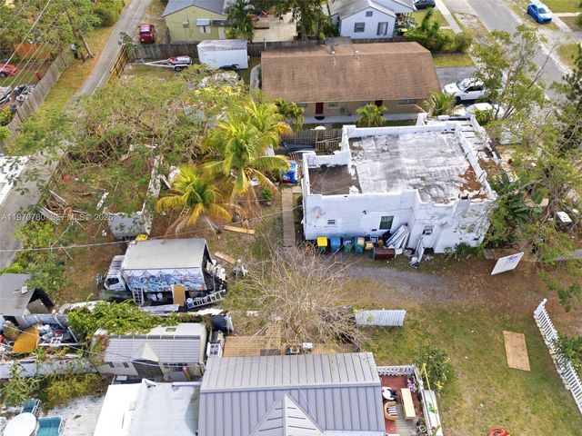 224 SW 14th St, Dania Beach, FL 33004