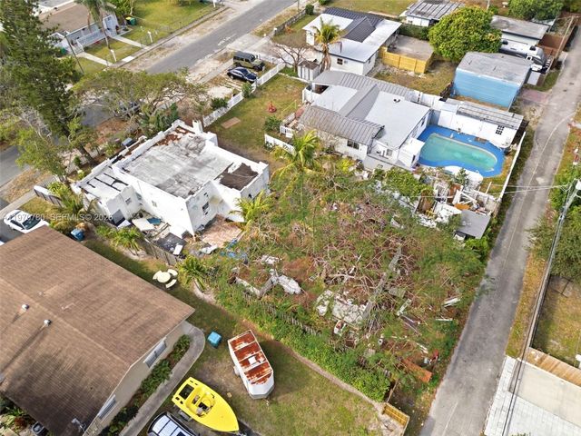 224 SW 14th St, Dania Beach, FL 33004