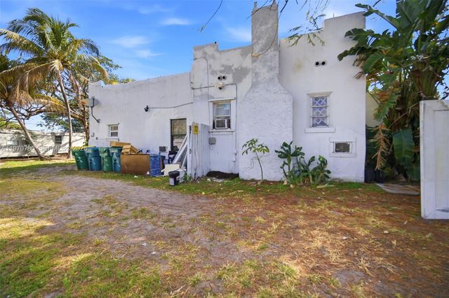 224 SW 14th St, Dania Beach, FL 33004