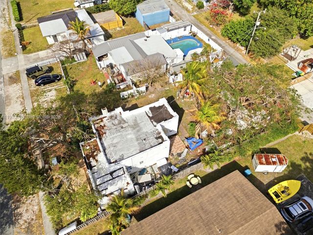 224 SW 14th St, Dania Beach, FL 33004