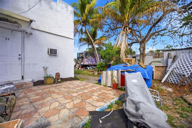 224 SW 14th St, Dania Beach, FL 33004