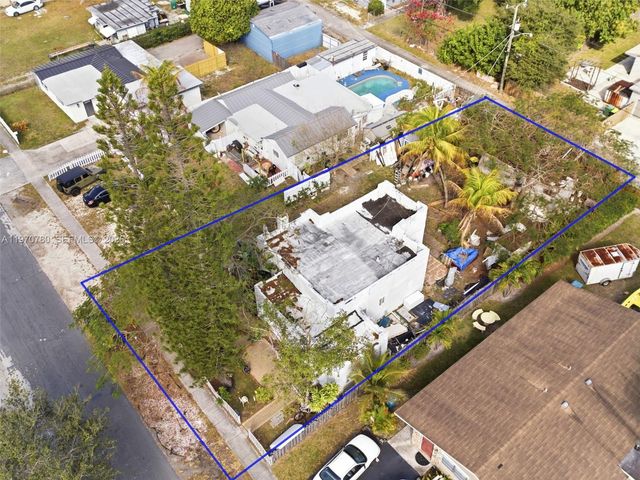 224 SW 14th St, Dania Beach, FL 33004