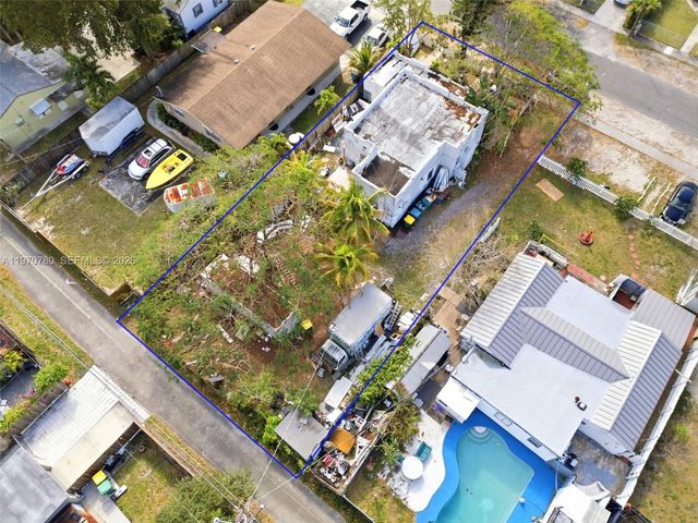 224 SW 14th St, Dania Beach, FL 33004