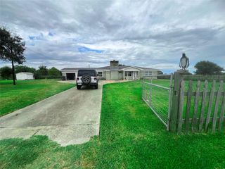 11802 Ostermeyer Road, Galveston, TX 77554
