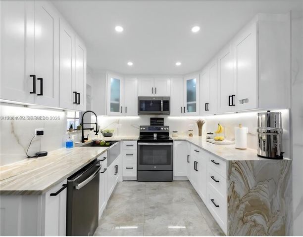 1843 N 27th Court, Hollywood, FL 33020
