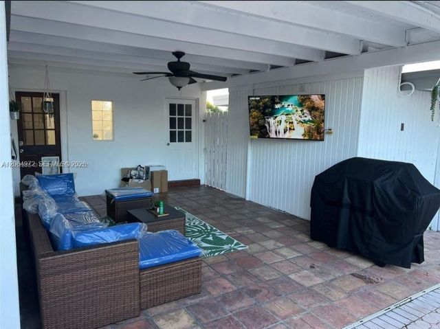 1843 N 27th Court, Hollywood, FL 33020