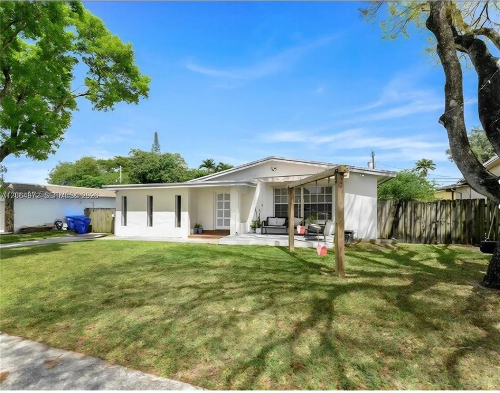 1843 N 27th Court, Hollywood, FL 33020