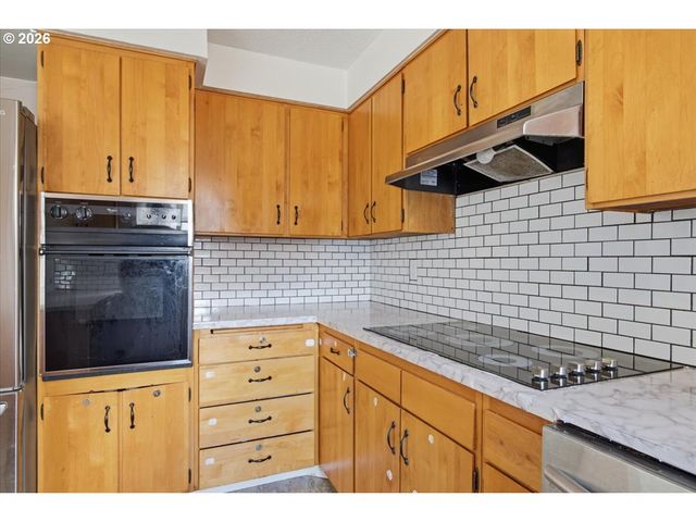 1603 POWELL St, Albany, OR 97322