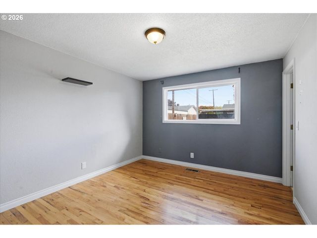 1603 POWELL St, Albany, OR 97322