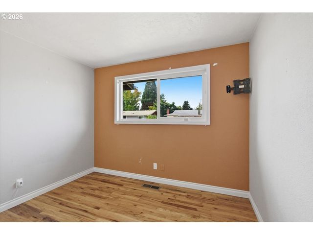 1603 POWELL St, Albany, OR 97322