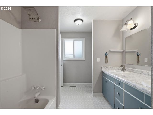 1603 POWELL St, Albany, OR 97322