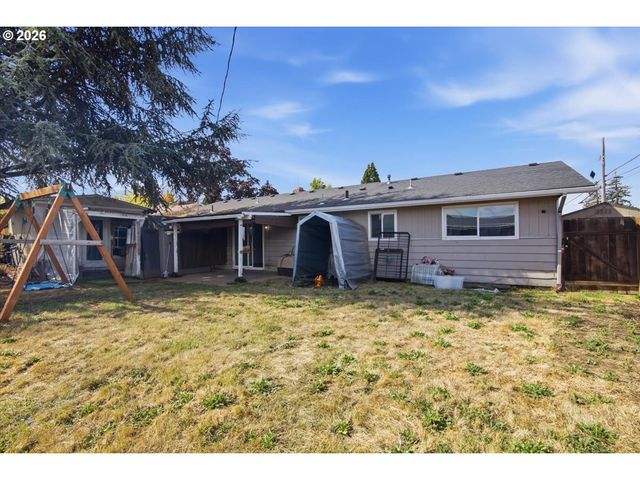 1603 POWELL St, Albany, OR 97322