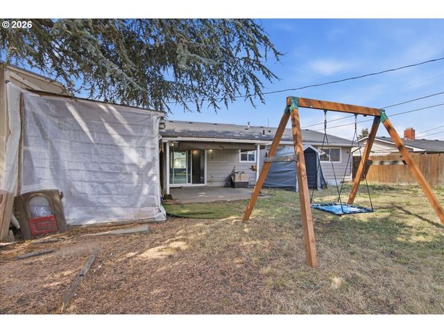 1603 POWELL St, Albany, OR 97322