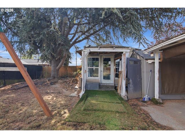 1603 POWELL St, Albany, OR 97322