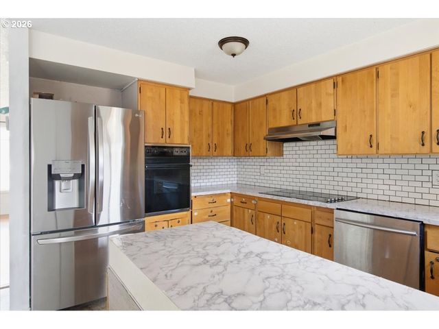 1603 POWELL St, Albany, OR 97322