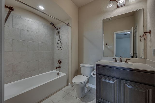 438 Brookdale Drive, Midlothian, TX 76065