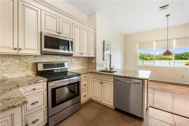 3323 Mystic River DR, Naples, FL 34120