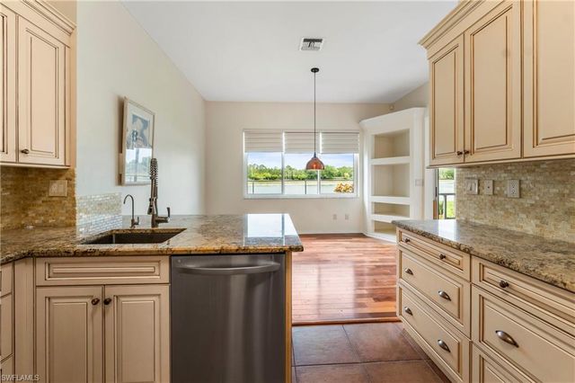 3323 Mystic River DR, Naples, FL 34120