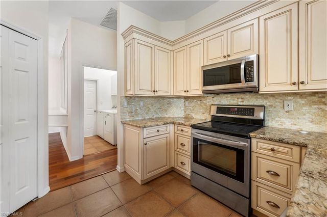 3323 Mystic River DR, Naples, FL 34120