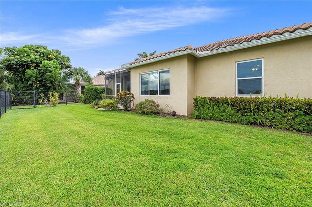 3323 Mystic River DR, Naples, FL 34120