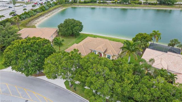 3323 Mystic River DR, Naples, FL 34120