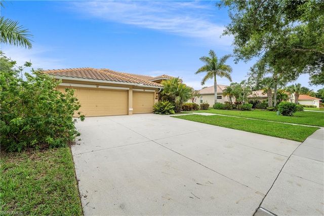 3323 Mystic River DR, Naples, FL 34120