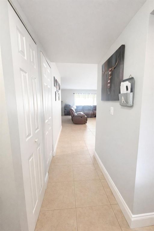 4052 N Pine Island Road 1c, Sunrise, FL 33351