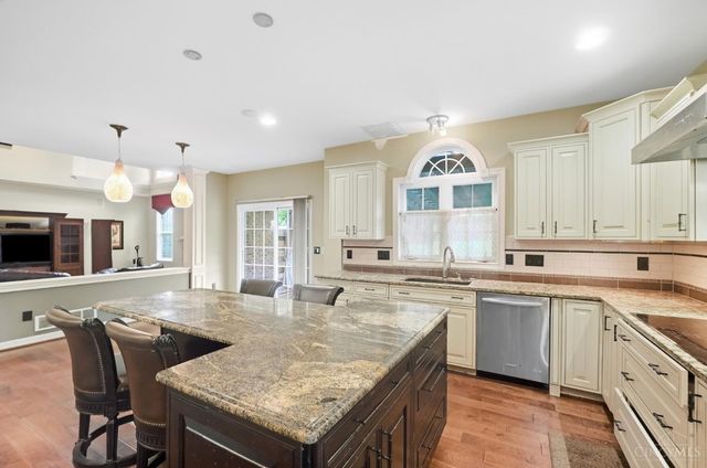 7649 Hunters Trail, West Chester, OH 45069