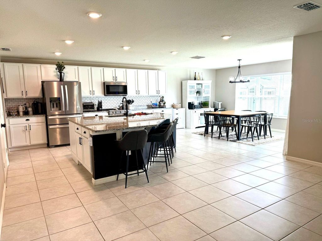 Image 11 of property listing at 2346 UPLAND LANE, Apopka, FL 32712