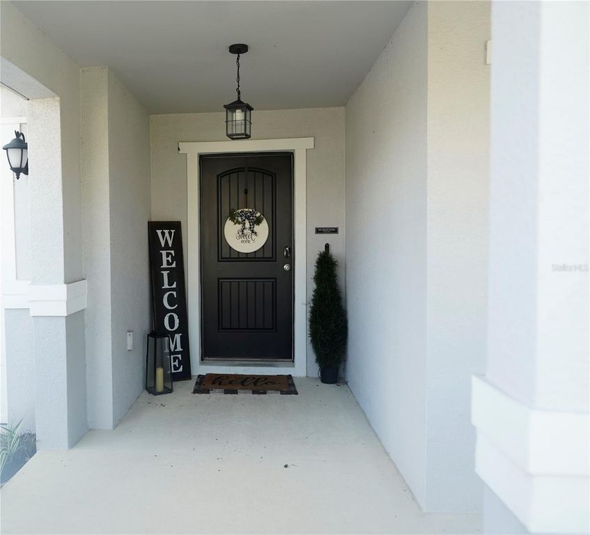 Image 4 of property listing at 2346 UPLAND LANE, Apopka, FL 32712