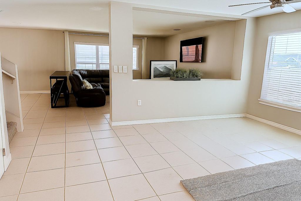 Image 5 of property listing at 2346 UPLAND LANE, Apopka, FL 32712