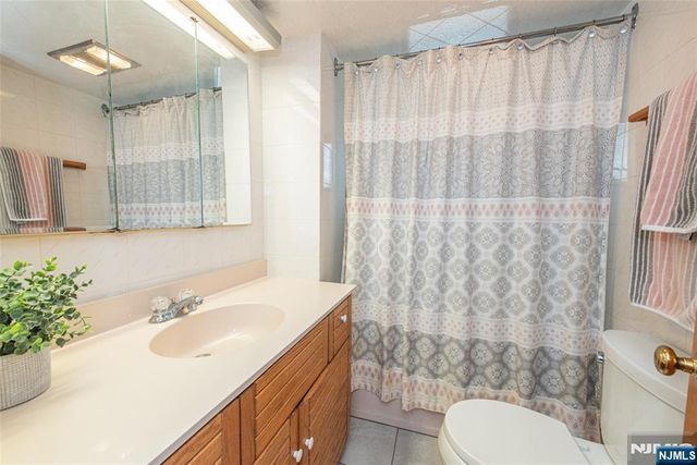 86 Deerfield Road, West Caldwell, NJ 07006