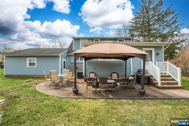 86 Deerfield Road, West Caldwell, NJ 07006