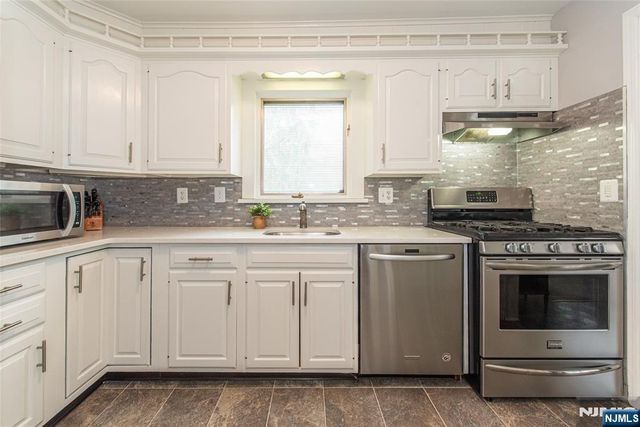 86 Deerfield Road, West Caldwell, NJ 07006