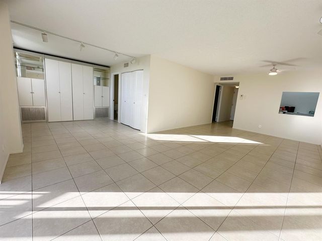 5301 NW 2nd Avenue 401, Boca Raton, FL 33487