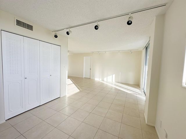 5301 NW 2nd Avenue 401, Boca Raton, FL 33487