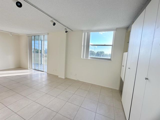 5301 NW 2nd Avenue 401, Boca Raton, FL 33487