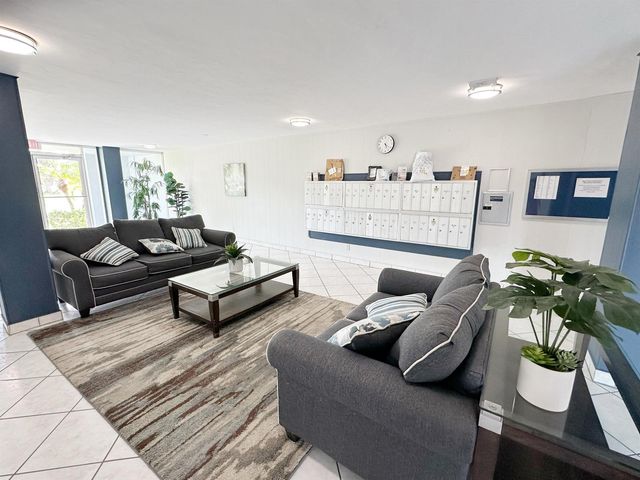 5301 NW 2nd Avenue 401, Boca Raton, FL 33487