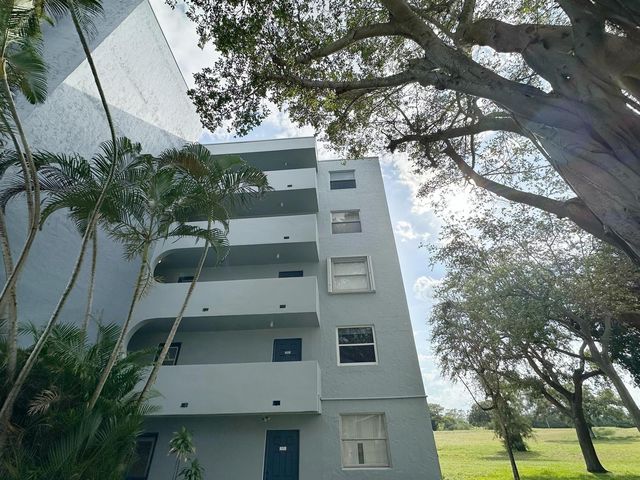 5301 NW 2nd Avenue 401, Boca Raton, FL 33487