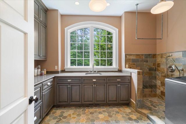 4255 Fortress DR, Blacksburg, VA 24060