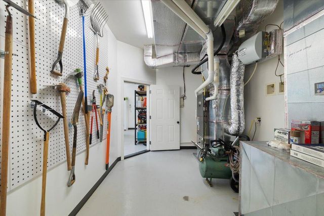 4255 Fortress DR, Blacksburg, VA 24060