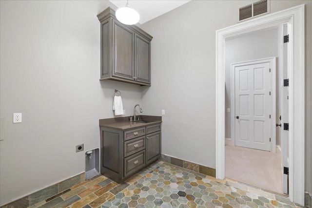 4255 Fortress DR, Blacksburg, VA 24060