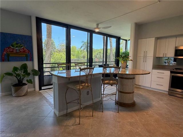 5555 Heron Point DR 101, Naples, FL 34108