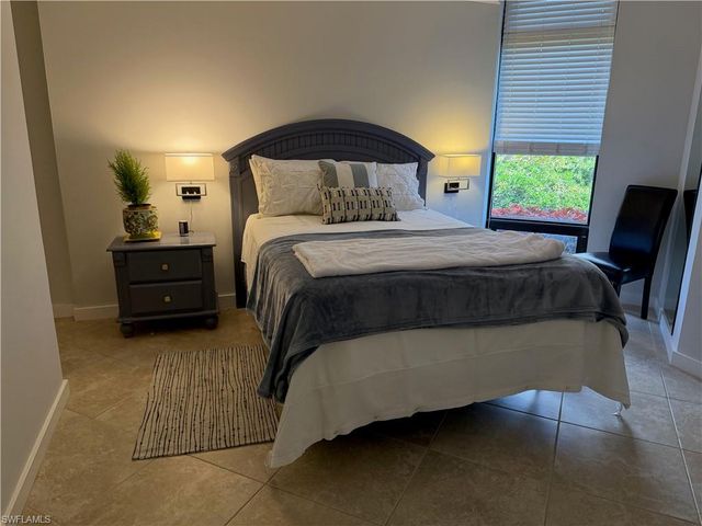 5555 Heron Point DR 101, Naples, FL 34108